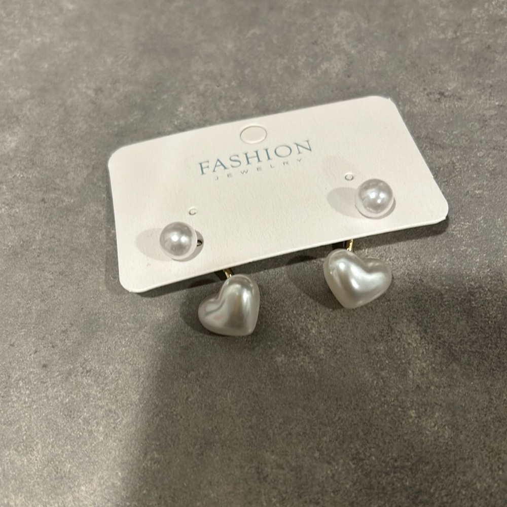 Heart Shape Pearl Earrings NWT